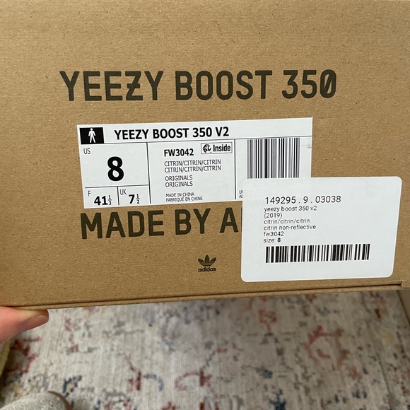 Adidas Yeezy - Picture 4 of 4